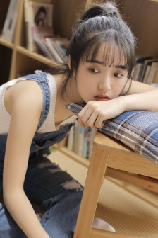 三月女郎